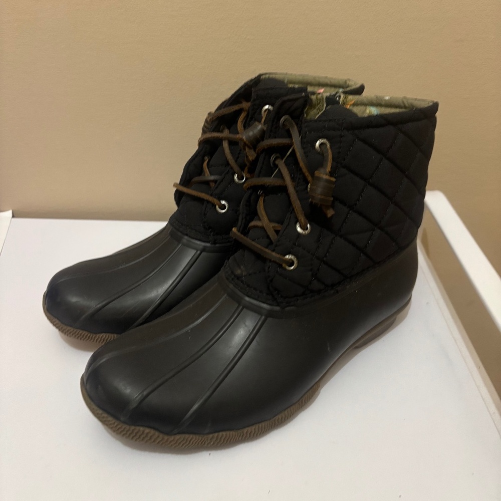 Sperry boots size 7